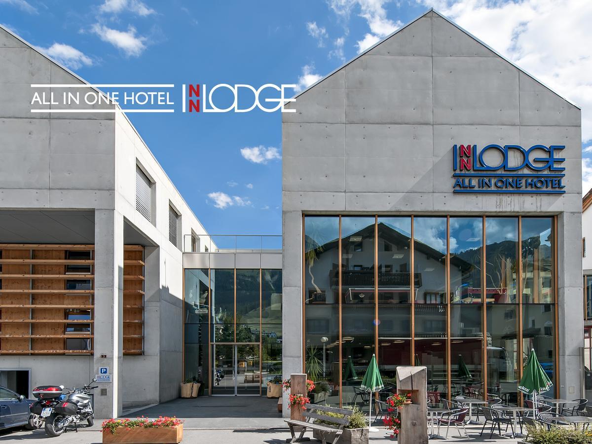 Hostel Inn Lodge ツェエリーナ エクステリア 写真