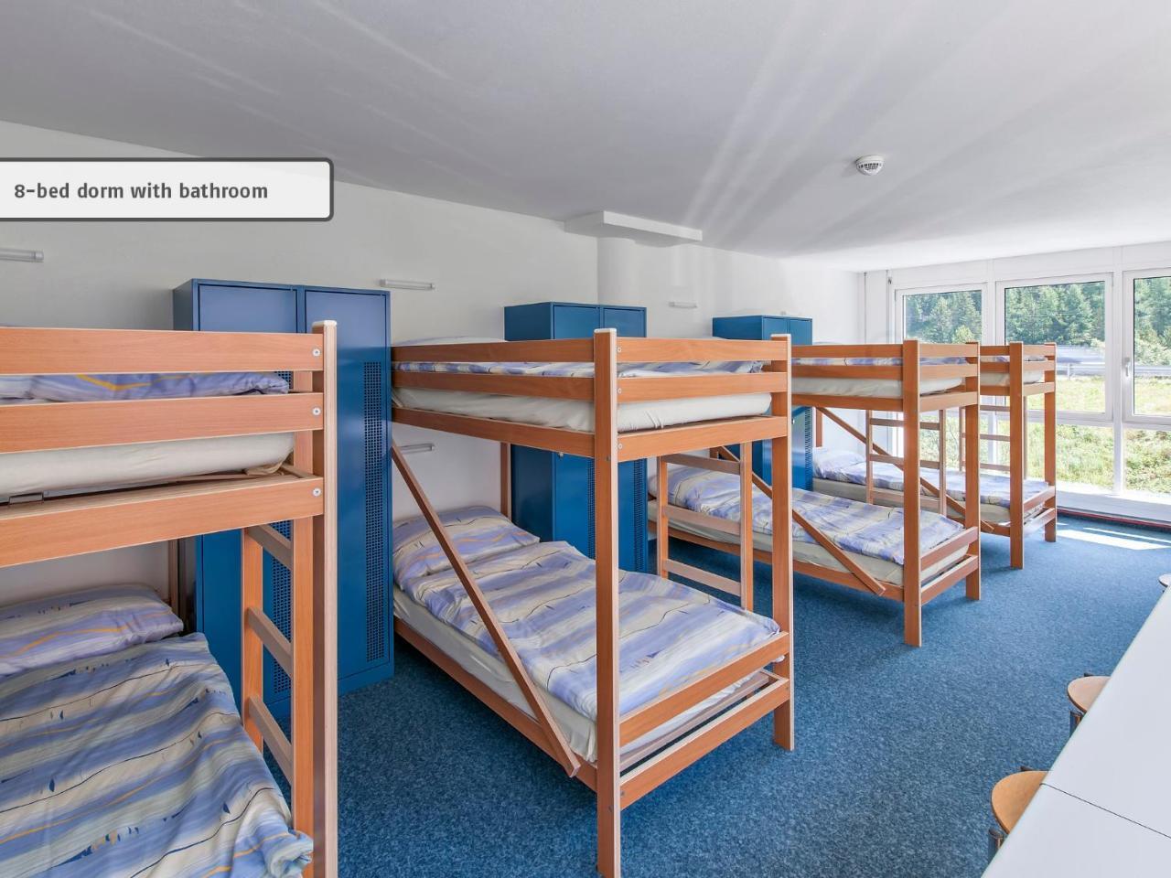 Hostel Inn Lodge ツェエリーナ エクステリア 写真