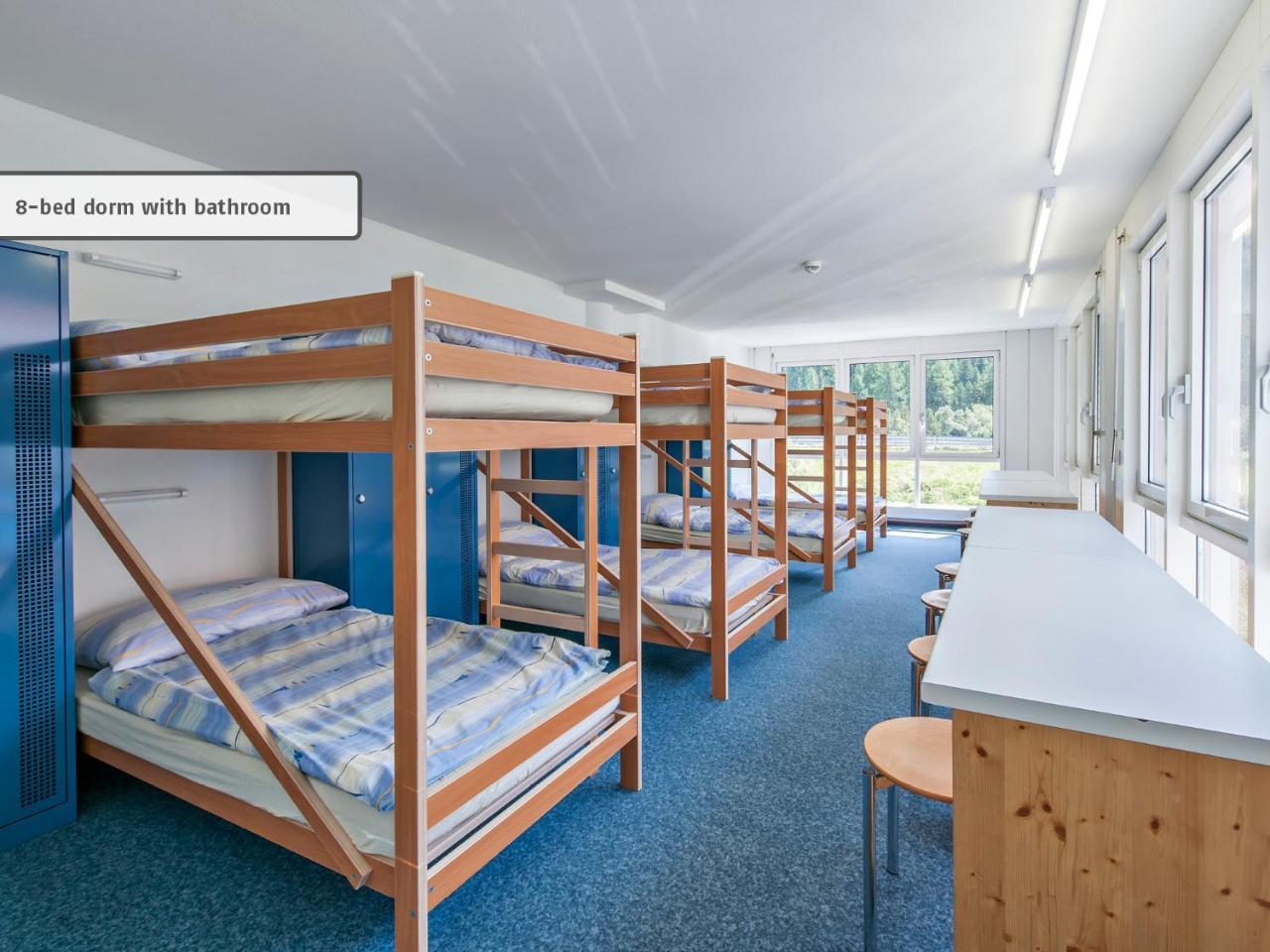 Hostel Inn Lodge ツェエリーナ エクステリア 写真